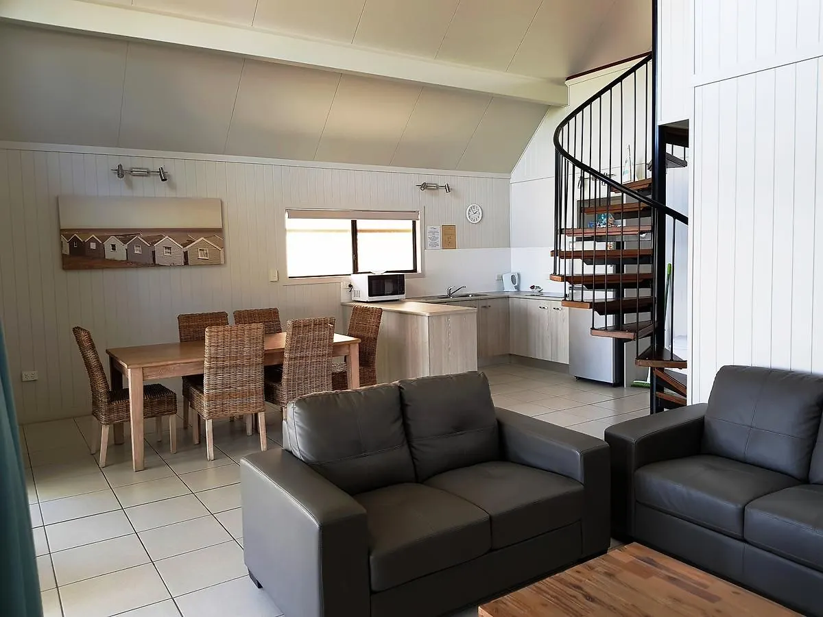 *** فندق Cardwell Beachcomber Motel & Tourist Park أستراليا
